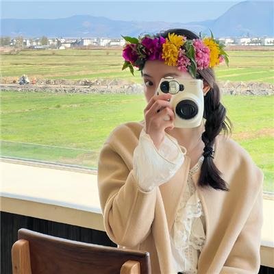隔楼女孩：我们之间的层距